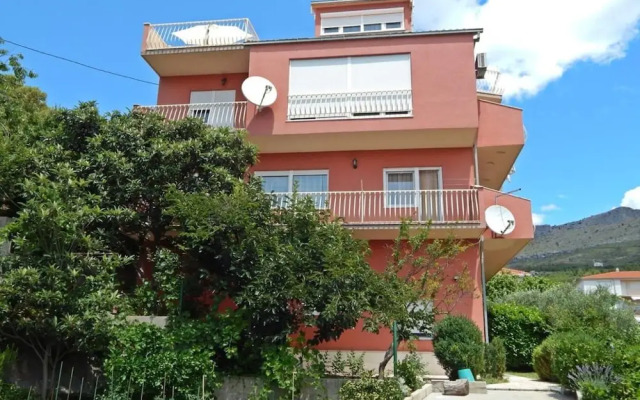 Vini- Beautiful Garden and Terrase - A4