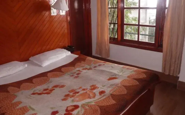 Hotel Woodland