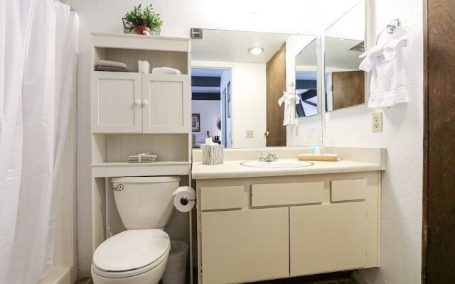 Bigwood 072 - One Bedroom Condo