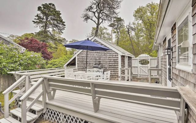 Spacious Getaway W/deck - Walk to Nantucket Sound!