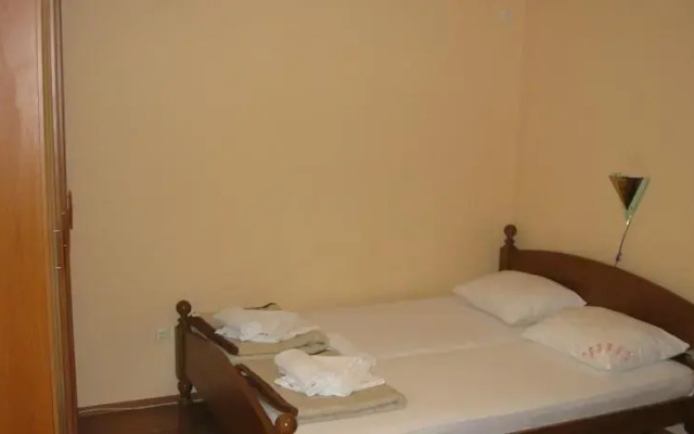 Studios Klementina Nikvalentin