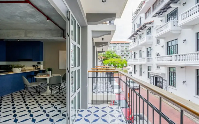 w Cozy 2BR in Plaza Herrera