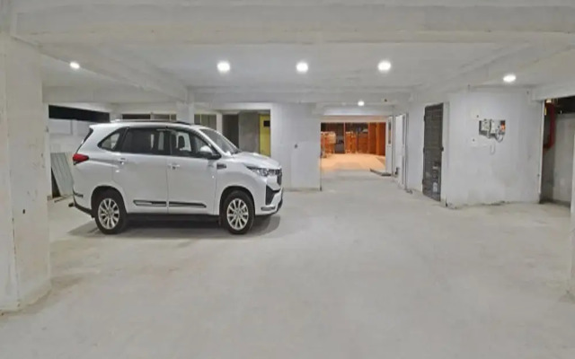 A K G Hotel