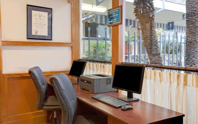 Travelodge Hotel at LAX