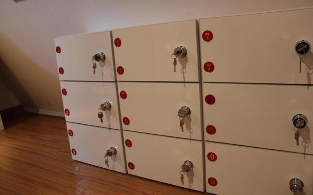 B my guesthouse - Hostel