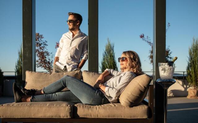 Kanopian Penthouse Hotel