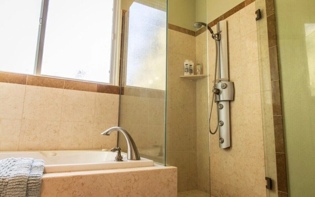 Elegant 1-bedroom Suite in Cupertino
