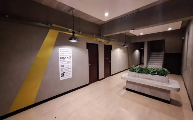 Capital O 75512 Loft Residence
