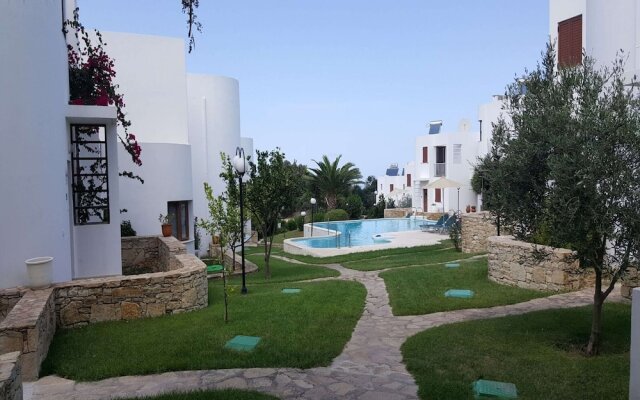 Splendid Holiday Home With Swimming Pool