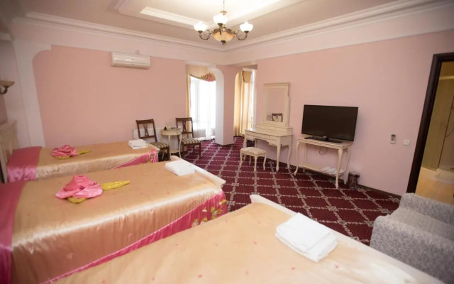 Altin Palace