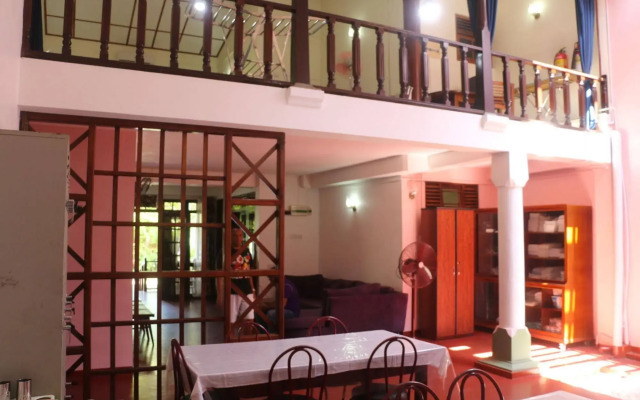 Sayuru Inn