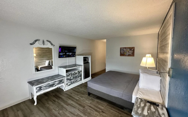 Ozark Inn & Suites