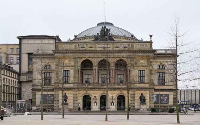 Beautiful 1 Bedroom Apartment In The Building From 1734 In Heart Of Copenhagen