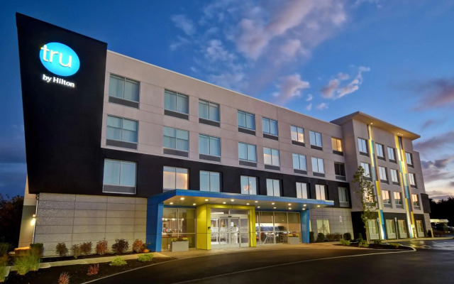 Tru by Hilton Concord