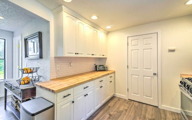 Stunning Hood Canal Getaway w/ Private Deck!