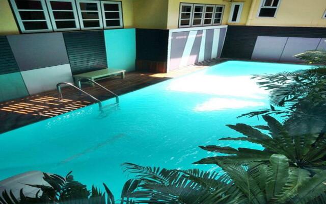 S2 Hotel