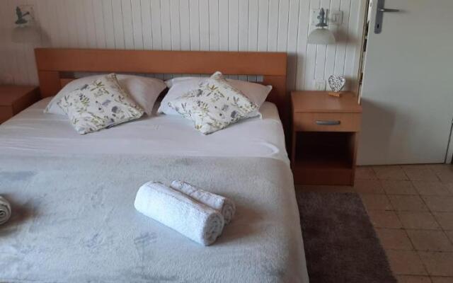 The White House Lumbarda