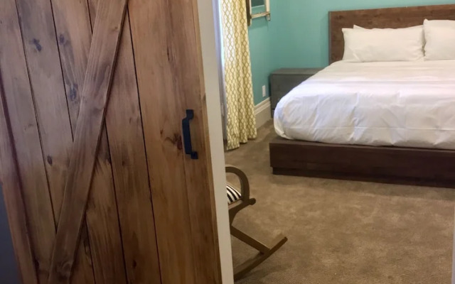 The Groveland Hotel