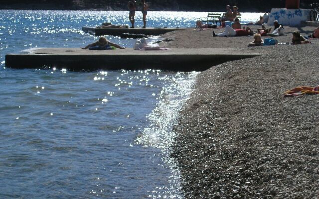 Apartment Mici 1 - great location and relaxing: A1  Cres, Island Cres