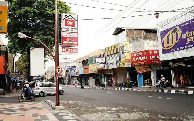 Hotel Sumber Waras