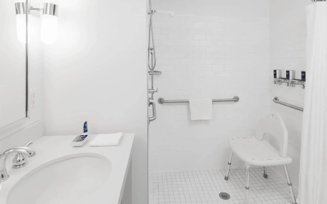 Four Points by Sheraton Cambridge Kitchener, Ontario