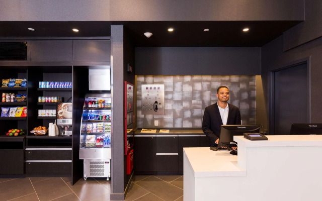 Edge Hotel