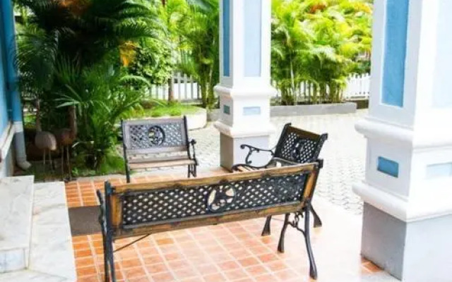1265 Crescent Villa