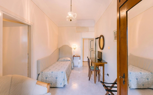 Hotel Toro