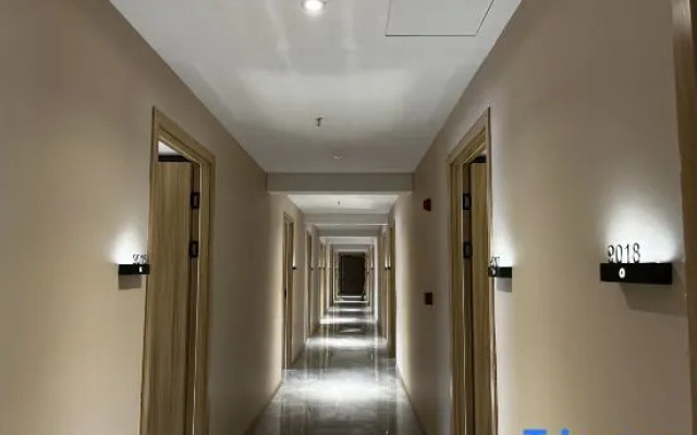 Yiduo Intelligent Hotel (Xifoshan Branch)