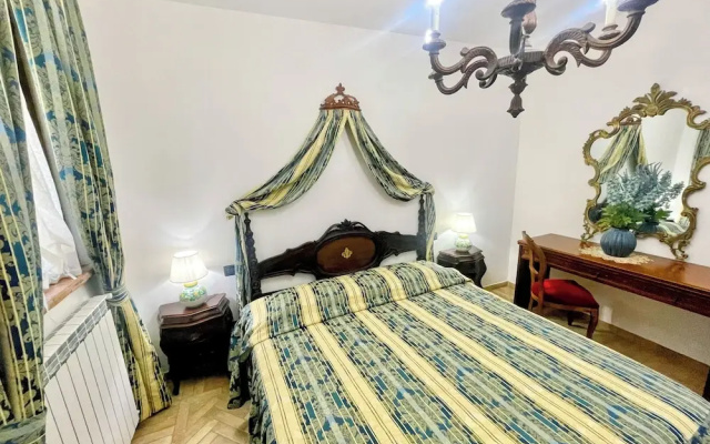 Pool, Jacuzzi and Events Room - Charming Villa in Umbria - Sleeps 24 - Lake View