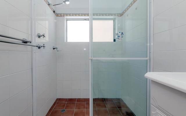 Sunset Towers, Unit 2/25 Donald Street