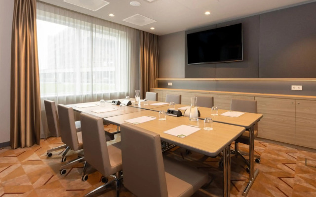Holiday Inn Eindhoven Airport by IHG