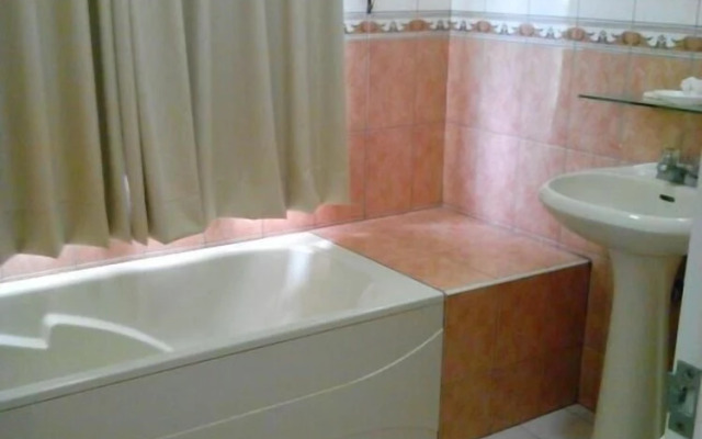 Lohas Gallery Long Stay Hostel
