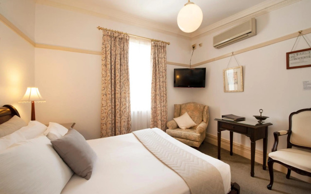 Cobb & Co Court Boutique Hotel