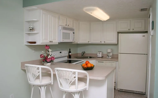 Royal Mansions Resort