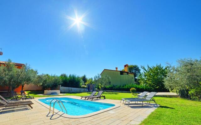 Apartment Villa Mare3 with pool, sea view and hydromassage