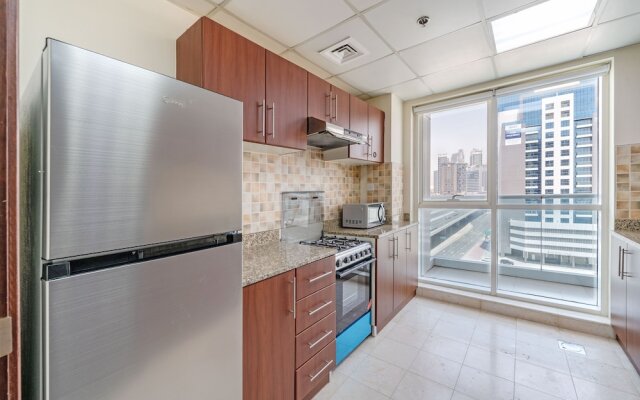 Stunning Business Bay Apartment With Balcony