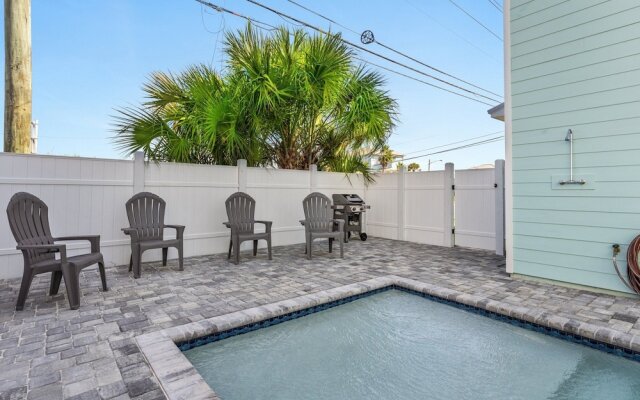 Spectacular 3br 4ba w/ Private Pool, 2 Min Walk to Beach - Sleeps 15!