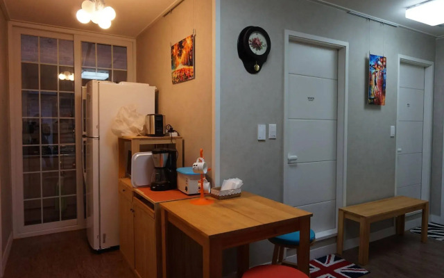Br. Guesthouse Hongdae