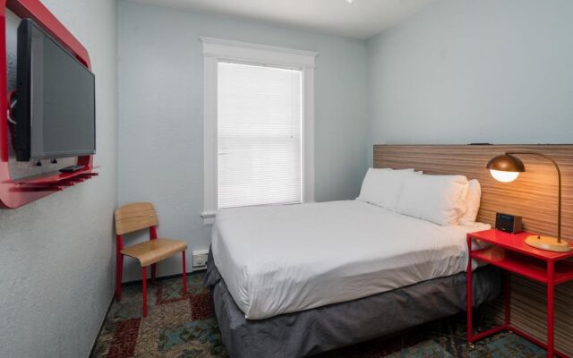 Minna Hotel