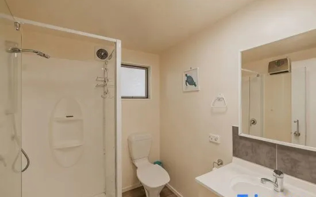 Eclipse Suite for 3 - Parking, Kitchen