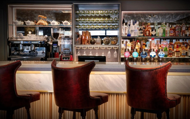 Leonardo Royal Hotel London City