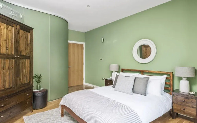 Bold Shoreditch Suites by Sonder
