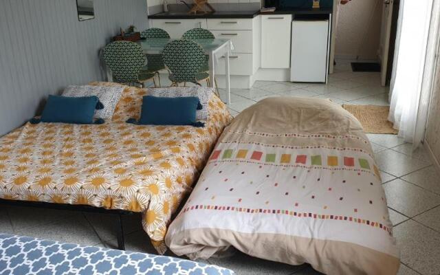 Studio indépendant dans maison individuelle