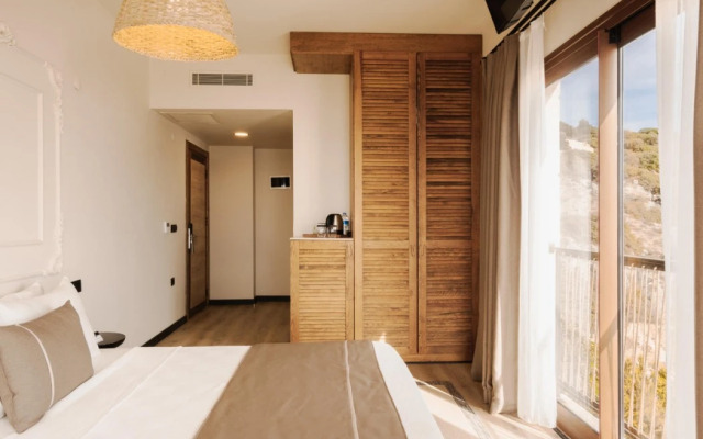 The Local House Ayasaranda