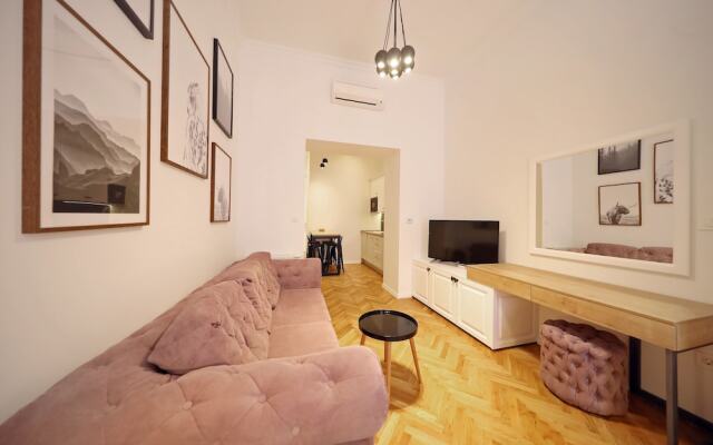 Zagreb IN Central Square Apartment