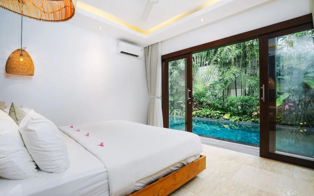 Frangipani Villa Jingga at Berawa
