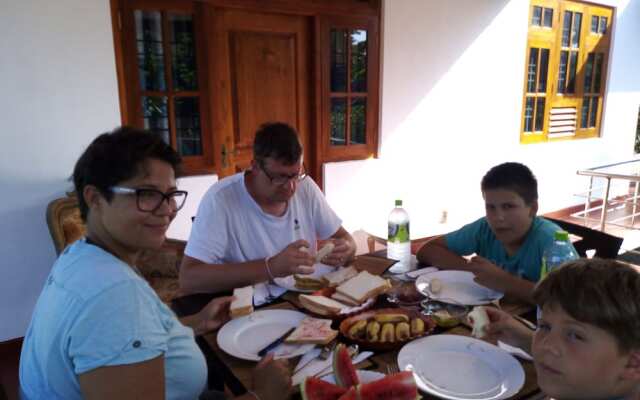 Senuri Home stay