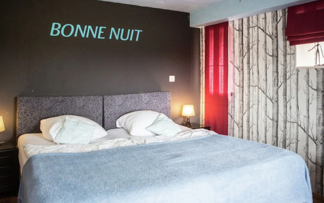 Spacious Villa with Hot Tub & Sauna in Ardennes