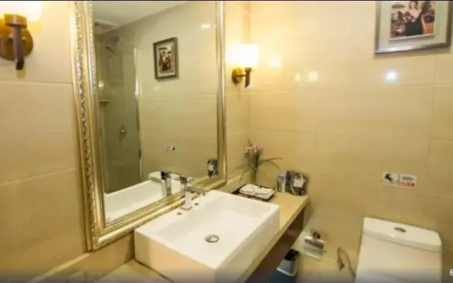 Jinhu Hotel